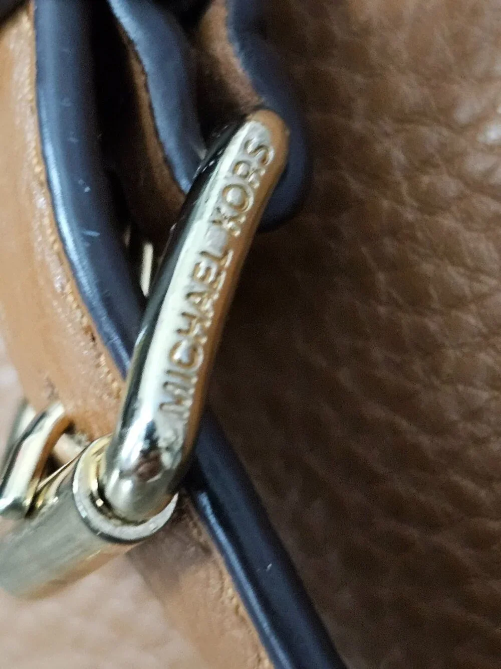 Michael Kors Lupita Pebble Leather Hobo Messenger Shoulder Bag COA Brown